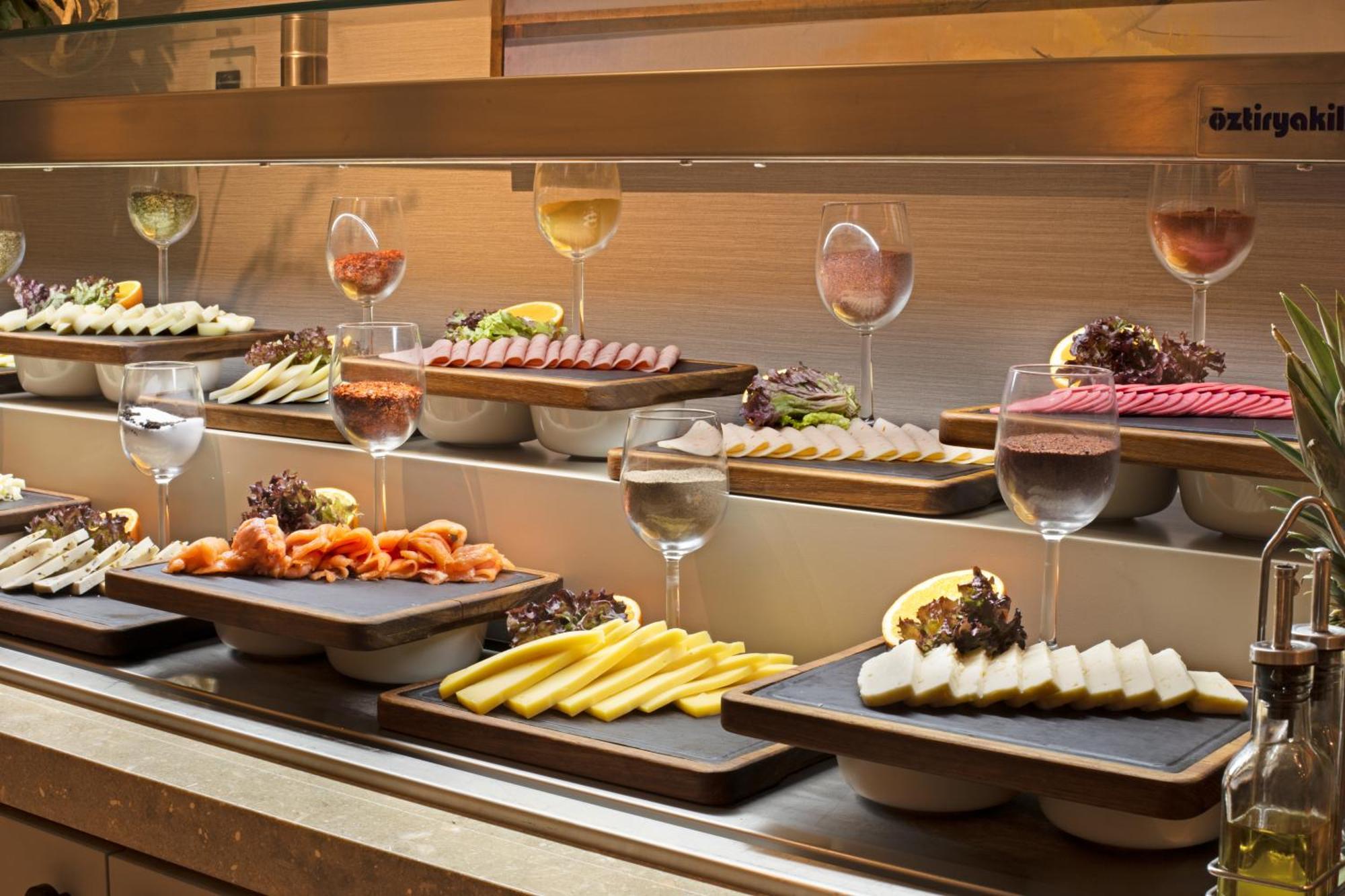 Bentley Hotel Old City-Special Class Estambul Exterior foto A buffet at a hotel