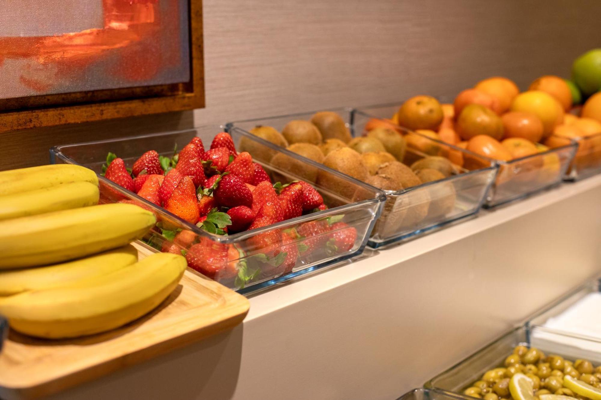 Bentley Hotel Old City-Special Class Estambul Exterior foto Fruit at a buffet