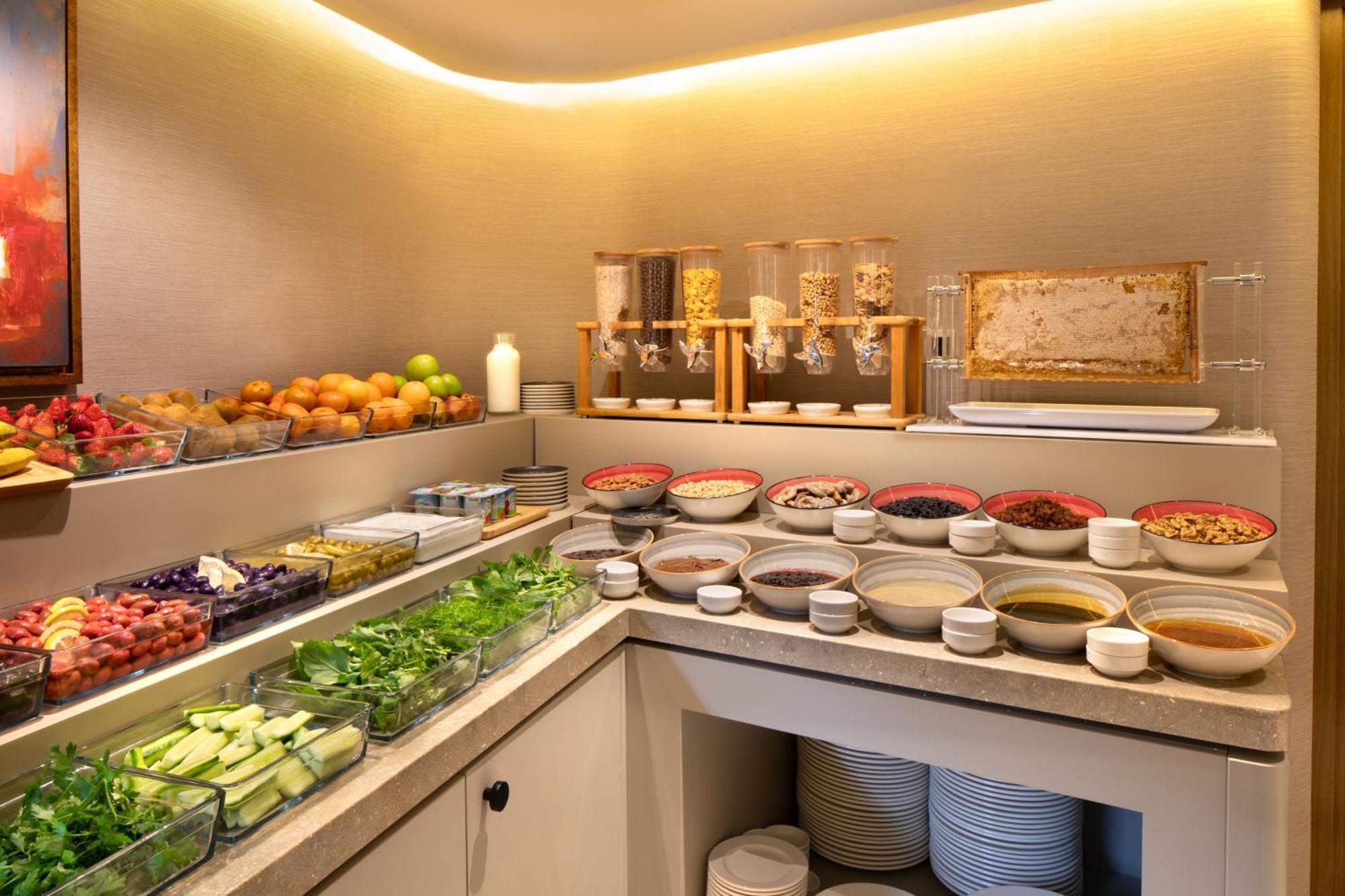 Bentley Hotel Old City-Special Class Estambul Exterior foto A salad bar