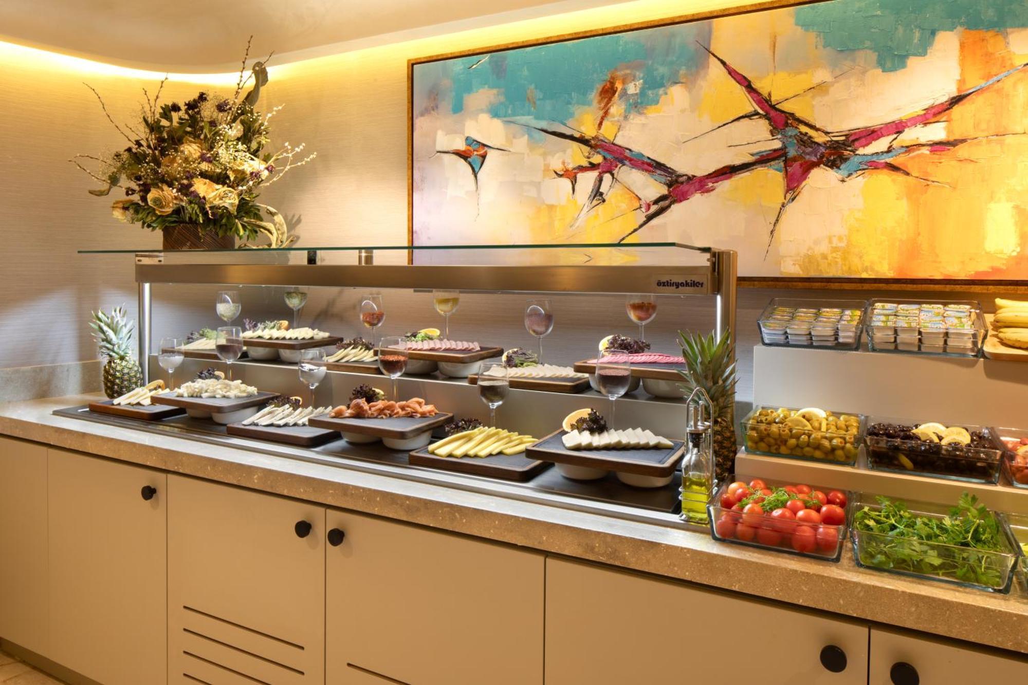Bentley Hotel Old City-Special Class Estambul Exterior foto A buffet at a hotel