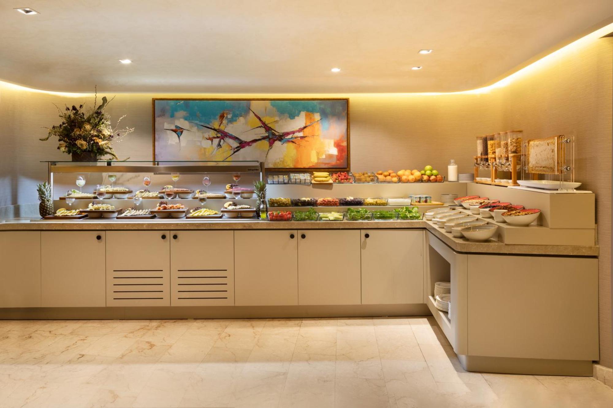 Bentley Hotel Old City-Special Class Estambul Exterior foto The buffet at the lounge