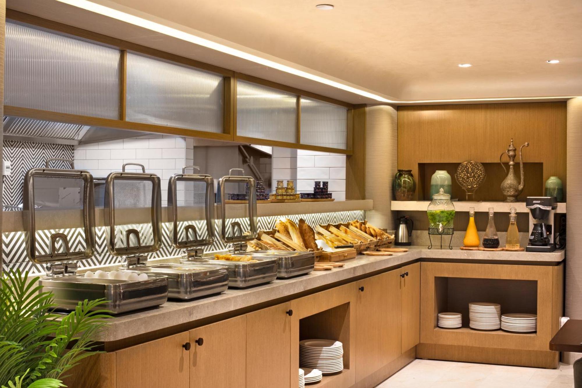 Bentley Hotel Old City-Special Class Estambul Exterior foto The buffet at the lounge
